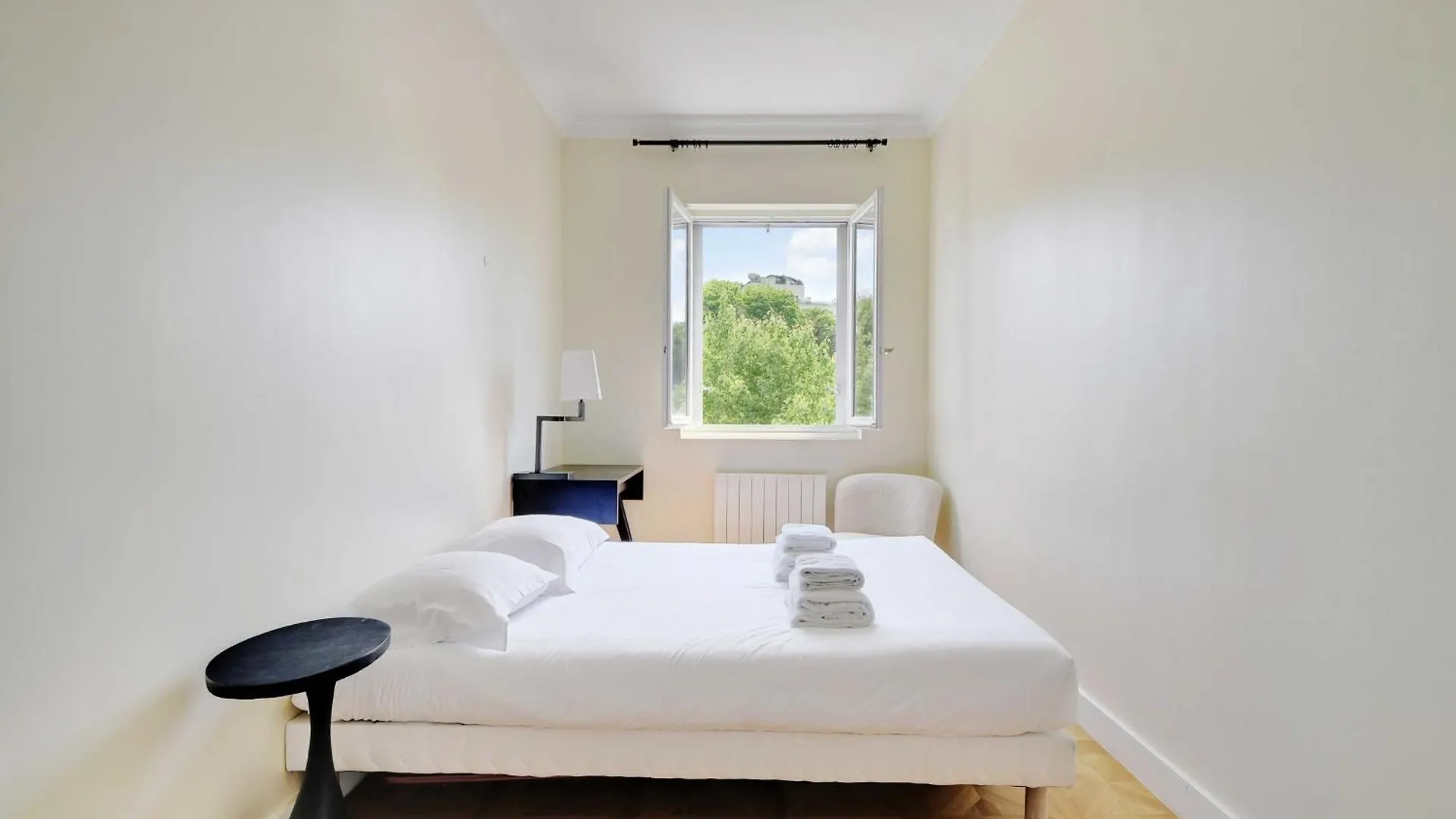 Chic Apartment 2Br-6P - Trocadero-Eiffel Tower Paris France