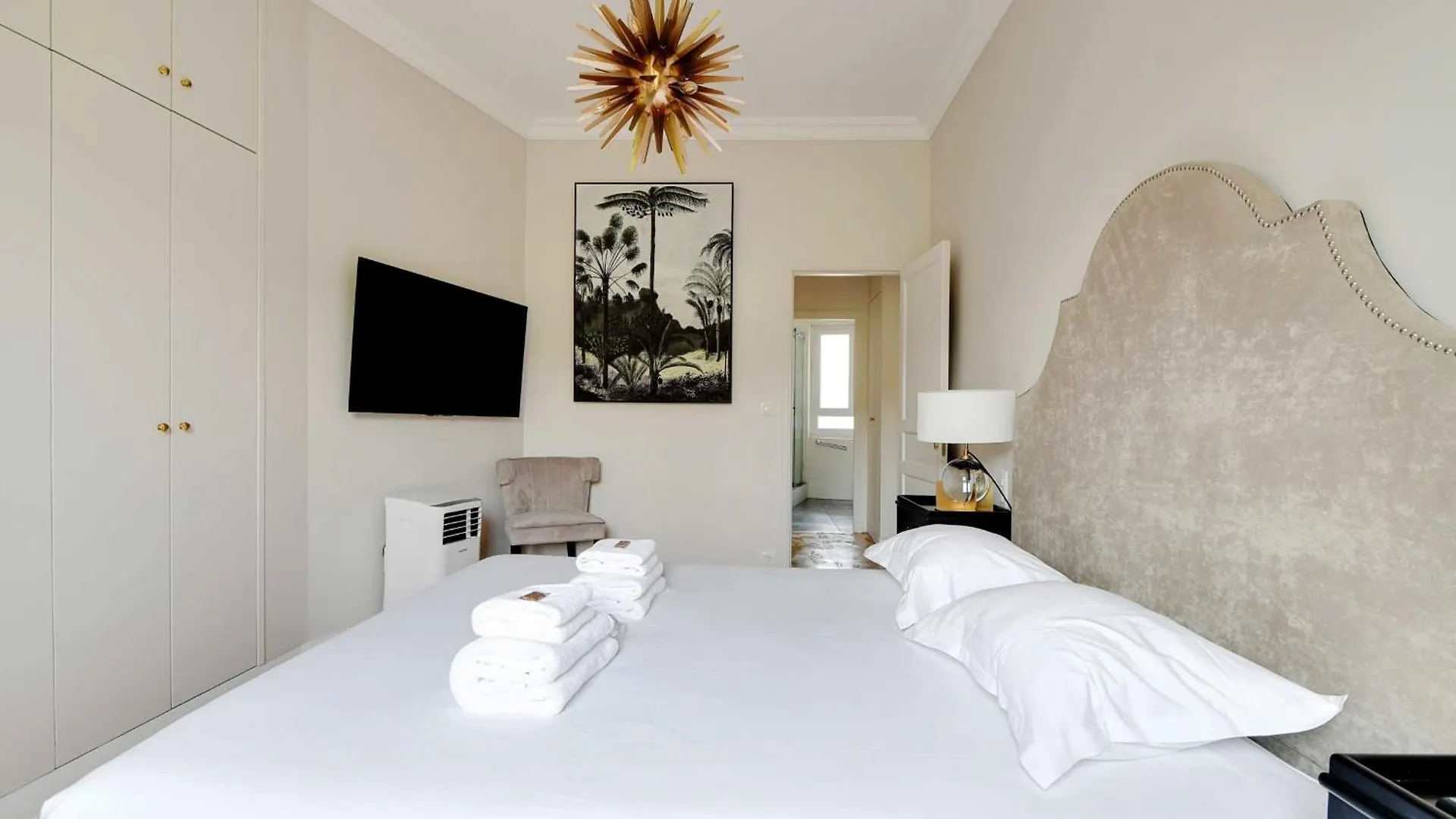 Chic Apartment 2Br-6P - Trocadero-Eiffel Tower Paris France